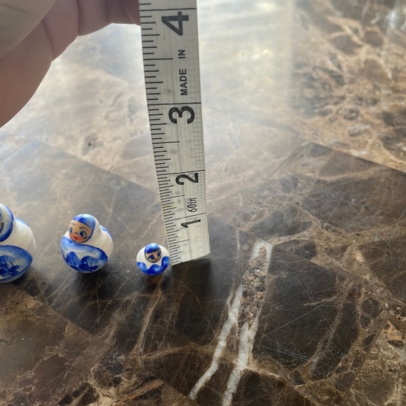 🪆 - Picture 3 of 6